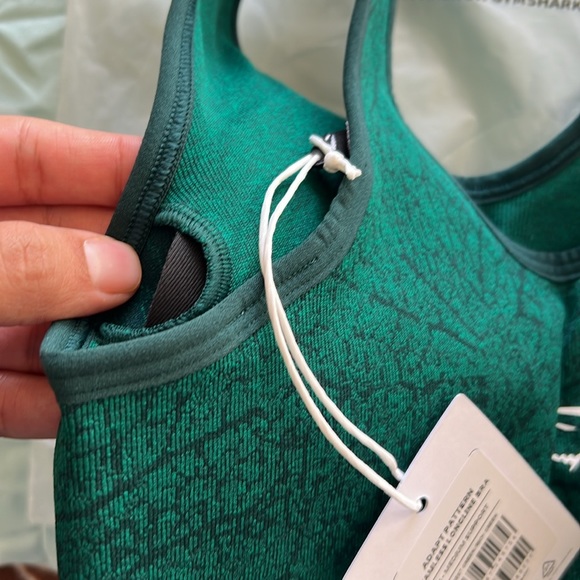 NWT gymshark sports bra ADAPT PATTERN SEAMLESS LONGLINE Forest Green size small - Picture 7 of 8